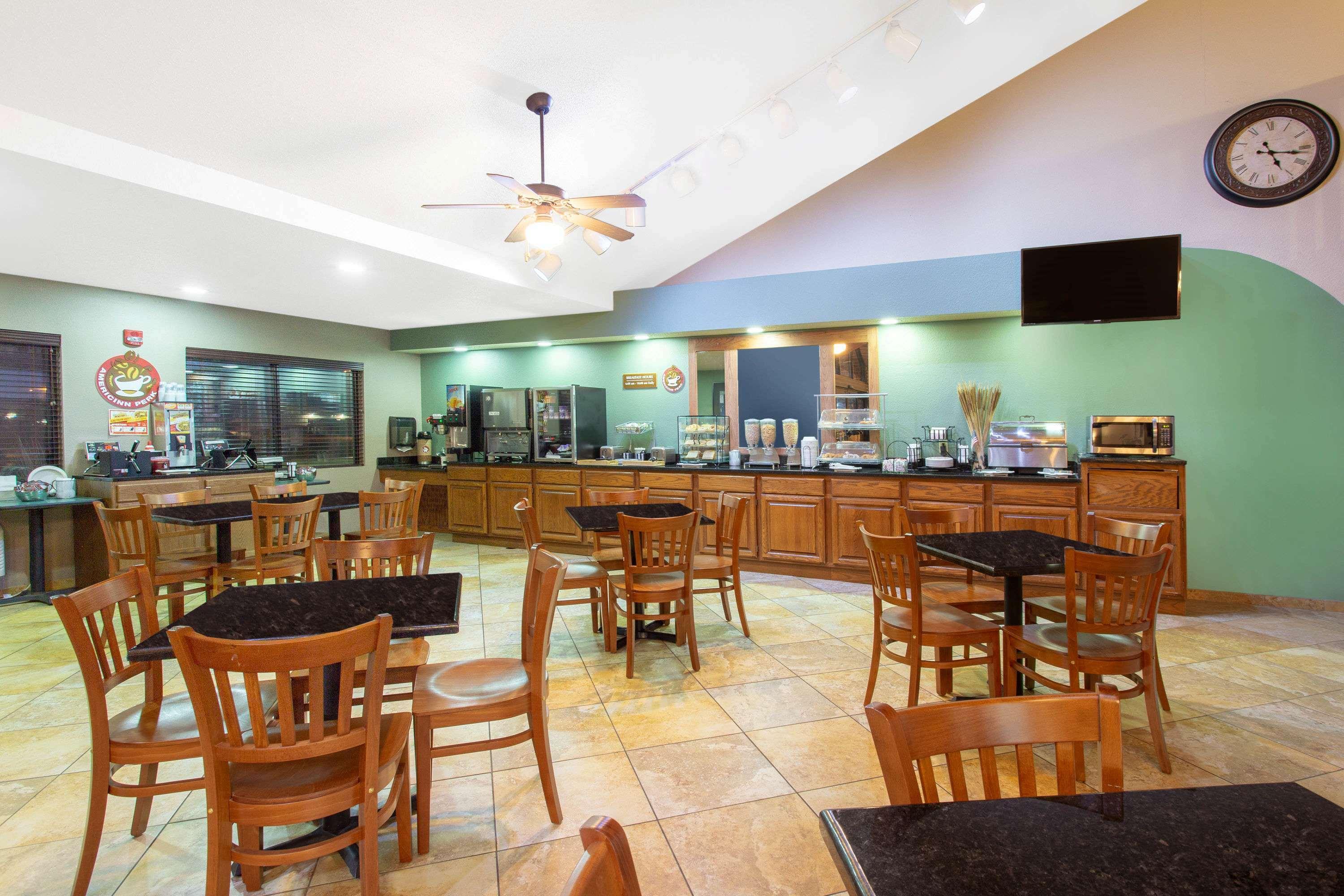 Americinn By Wyndham New London Esterno foto